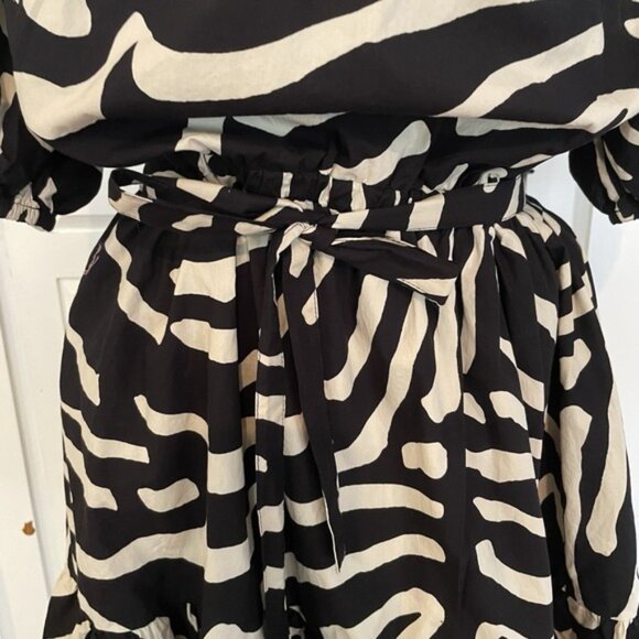 Oliphant Dress Tan And Black With Belt Stretch Waist - Picture 2 of 8